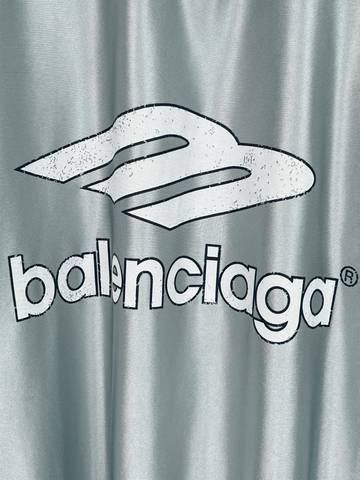 Balenciaga 32