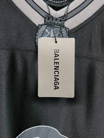 Balenciaga 48