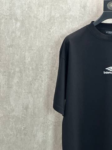 Balenciaga 383