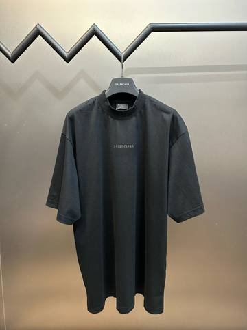 Balenciaga 552