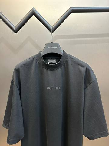 Balenciaga 553