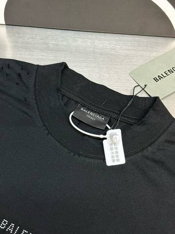 Balenciaga 556
