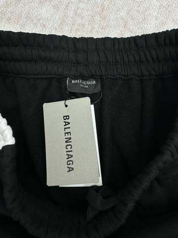 Balenciaga 569