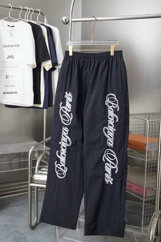 Balenciaga 579