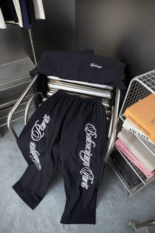 Balenciaga 586