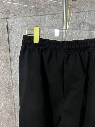 Balenciaga 647