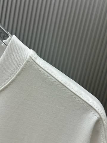 Off-White 491