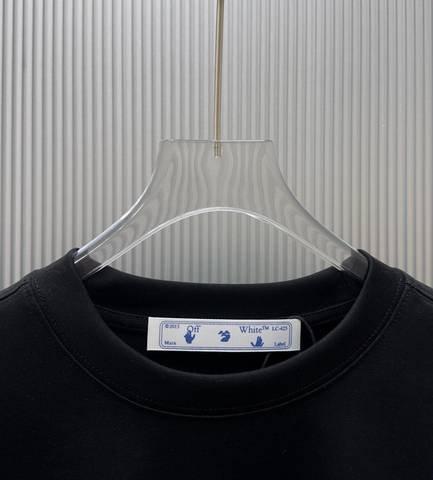 Off-White 549