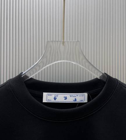 Off-White 558