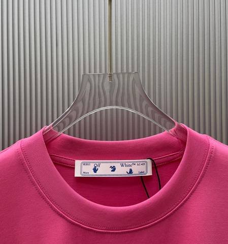 Off-White 652