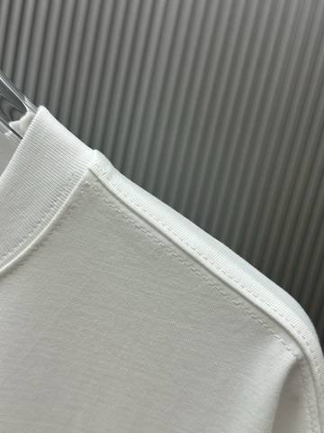 Off-White 746